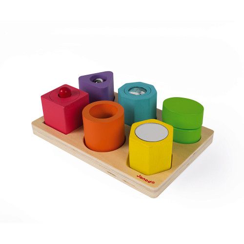 Puzzle de cubes en bois coloré jeu calme de logique puzzle observation